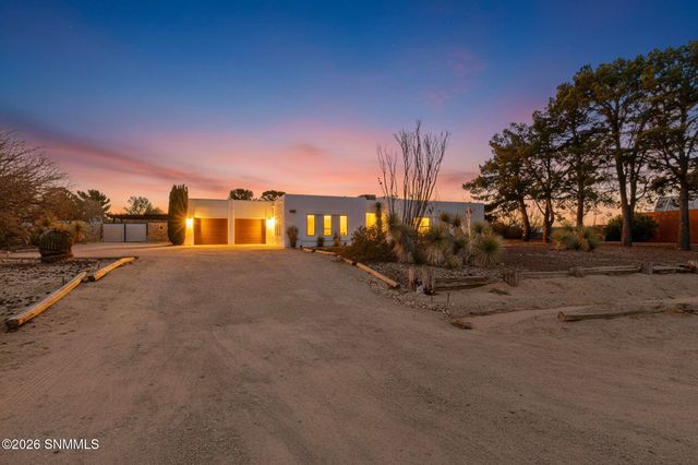 4136 E Winchester Road, Las Cruces, NM 88011