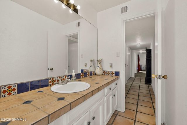 4136 E Winchester Road, Las Cruces, NM 88011
