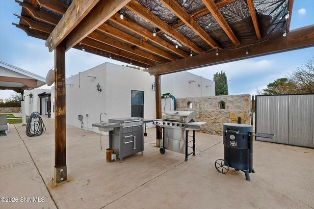 4136 E Winchester Road, Las Cruces, NM 88011