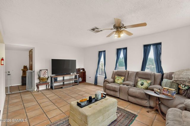 4136 E Winchester Road, Las Cruces, NM 88011