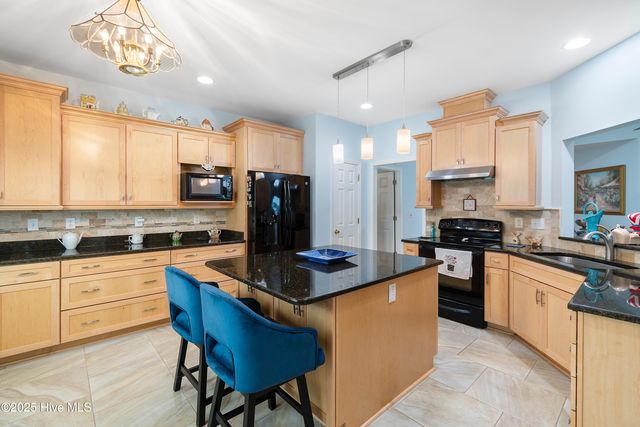 9113 Twin Bay Court NW, Calabash, NC 28467