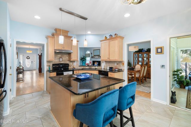 9113 Twin Bay Court NW, Calabash, NC 28467