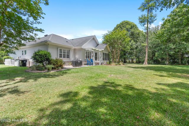 9113 Twin Bay Court NW, Calabash, NC 28467