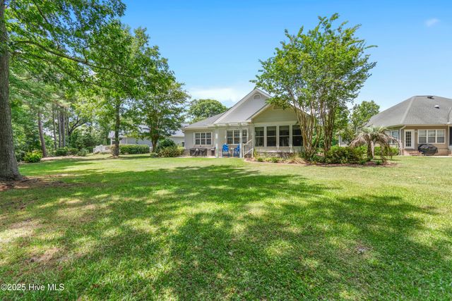 9113 Twin Bay Court NW, Calabash, NC 28467