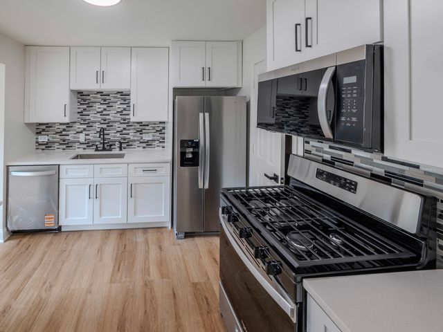 25 Illinois Avenue M1, Schaumburg, IL 60193