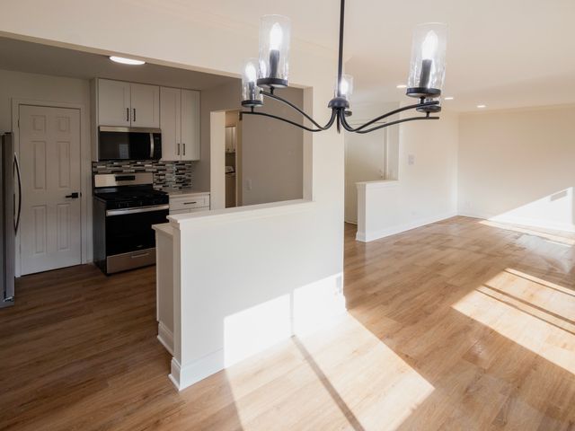 25 Illinois Avenue M1, Schaumburg, IL 60193