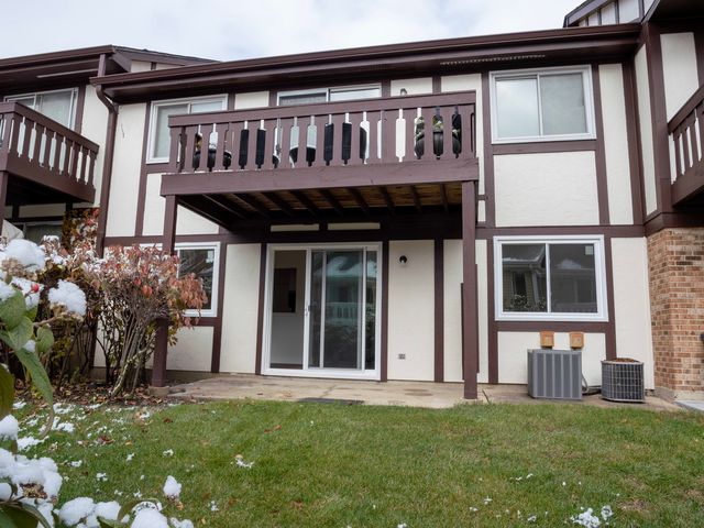 25 Illinois Avenue M1, Schaumburg, IL 60193