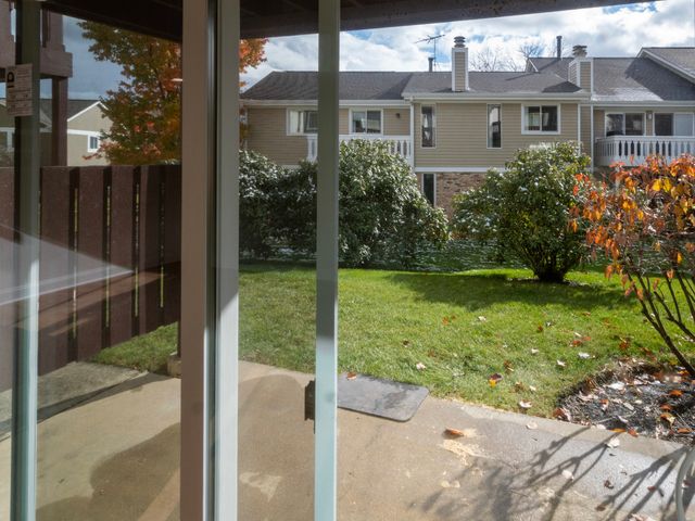 25 Illinois Avenue M1, Schaumburg, IL 60193