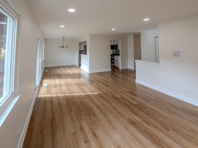 25 Illinois Avenue M1, Schaumburg, IL 60193