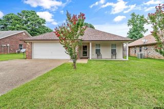 518 Neches Dr, Chandler, TX 75758