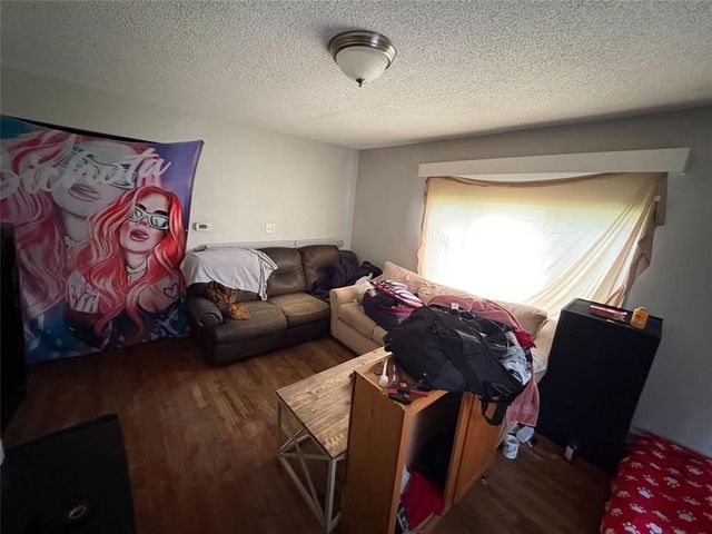 1319 E 9th Street, Des Moines, IA 50316