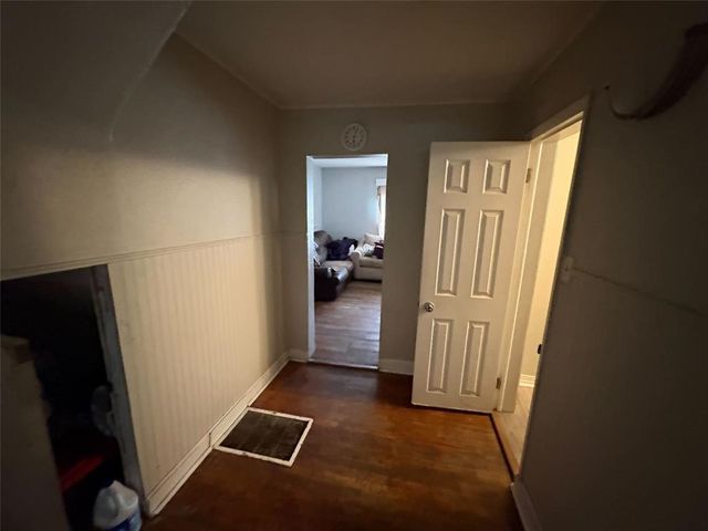 1319 E 9th Street, Des Moines, IA 50316