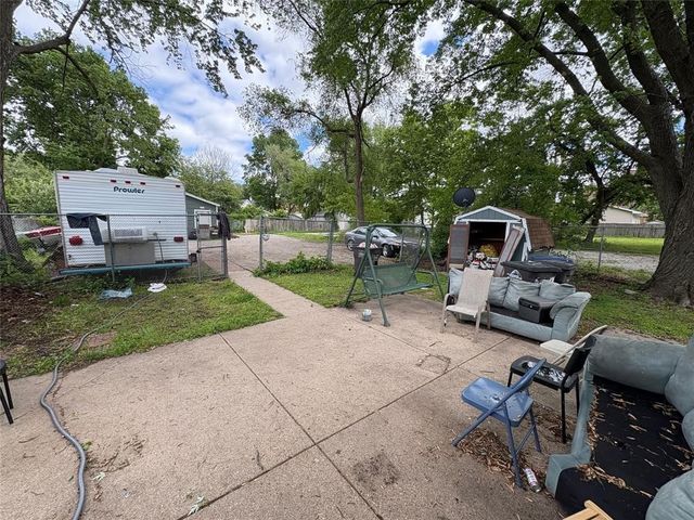 1319 E 9th Street, Des Moines, IA 50316