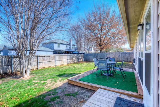 8729 Lake Meadows Lane, Fort Worth, TX 76053