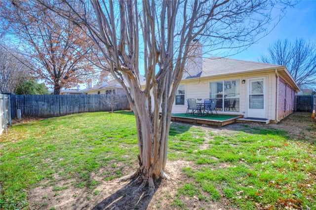 8729 Lake Meadows Lane, Fort Worth, TX 76053