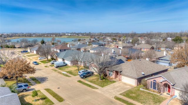 8729 Lake Meadows Lane, Fort Worth, TX 76053