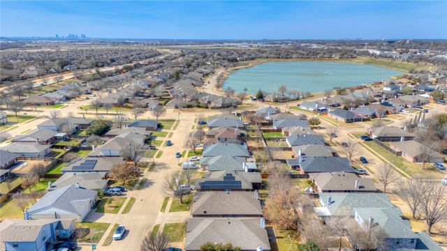 8729 Lake Meadows Lane, Fort Worth, TX 76053