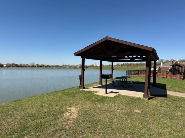 8729 Lake Meadows Lane, Fort Worth, TX 76053