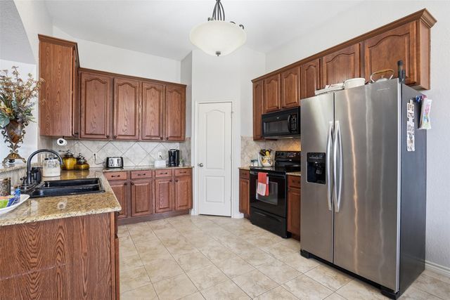 1905 Bay Laurel Drive, Weatherford, TX 76086