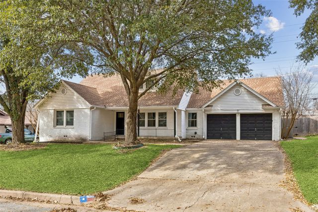 8336 Tucson Trail, Fort Worth, TX 76116