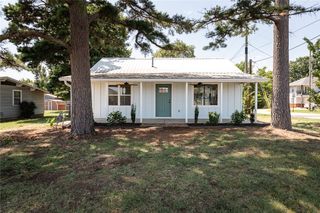1023 S Morningside Drive, Fayetteville, AR 72701