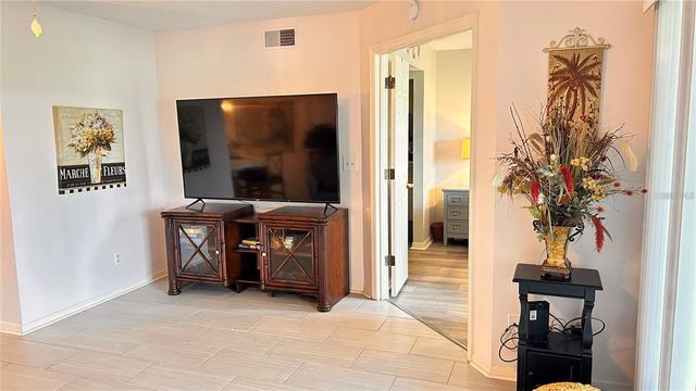 433 CERROMAR LANE 331, Venice, FL 34293
