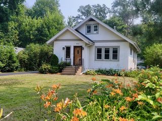 943 6th Street SE, Forest Lake, MN 55025