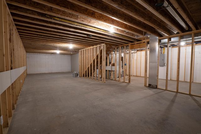 617 4th St, Dike, IA 50624