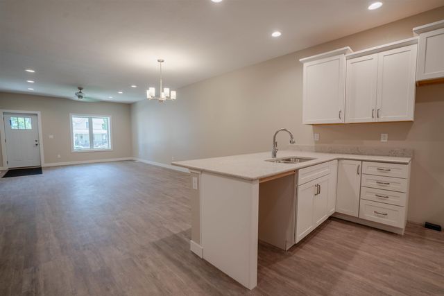 617 4th St, Dike, IA 50624