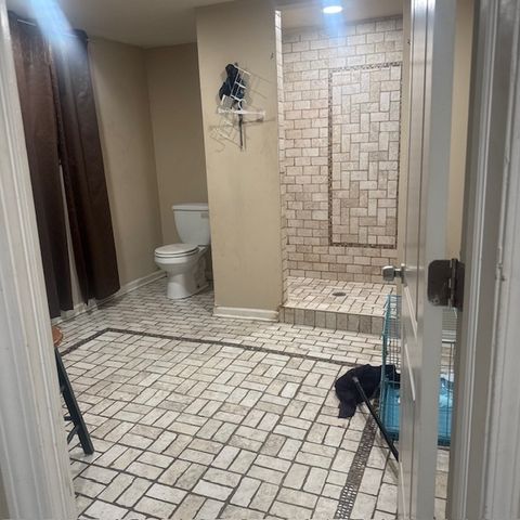 6922 S Campbell Avenue, Chicago, IL 60629