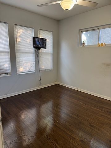 6922 S Campbell Avenue, Chicago, IL 60629