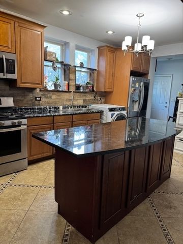 6922 S Campbell Avenue, Chicago, IL 60629