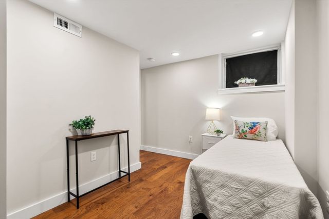 221 Highland Ave 1, Somerville, MA 02143