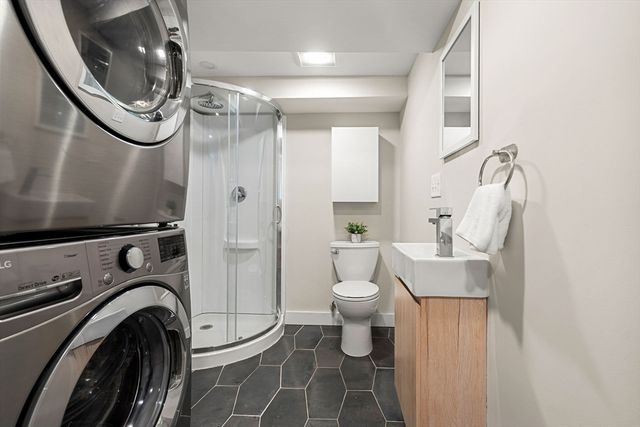 221 Highland Ave 1, Somerville, MA 02143