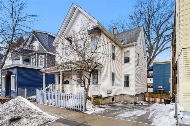 221 Highland Ave 1, Somerville, MA 02143