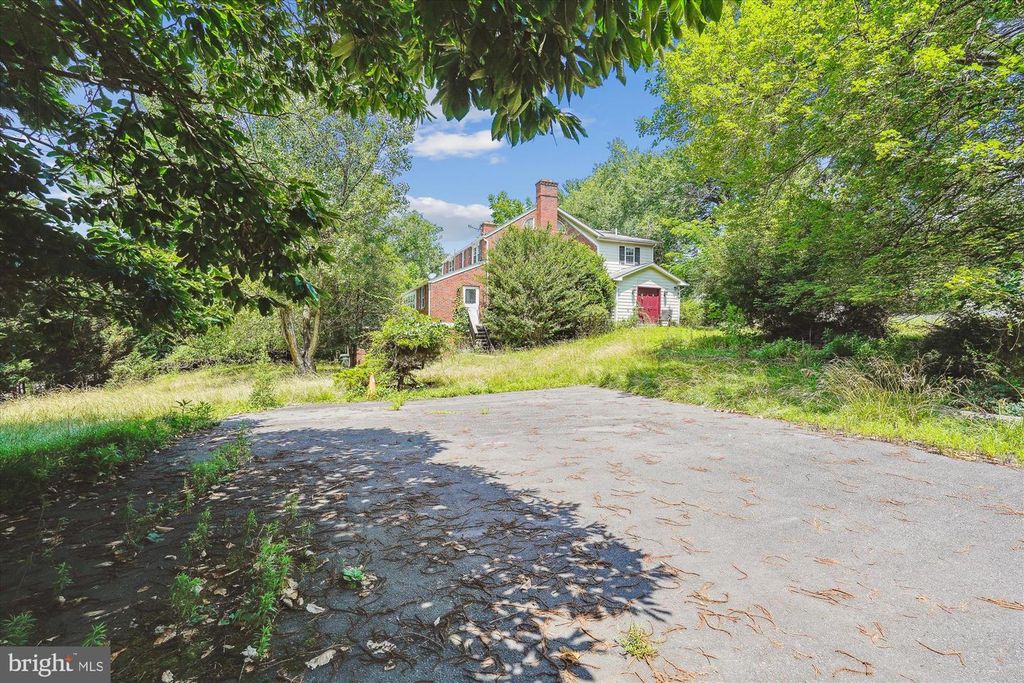 1295 COLVIN FOREST DR, Vienna, VA 22182