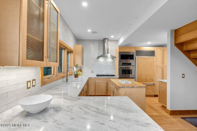 18 Belvidere Road, Atlantic Highlands, NJ 07716