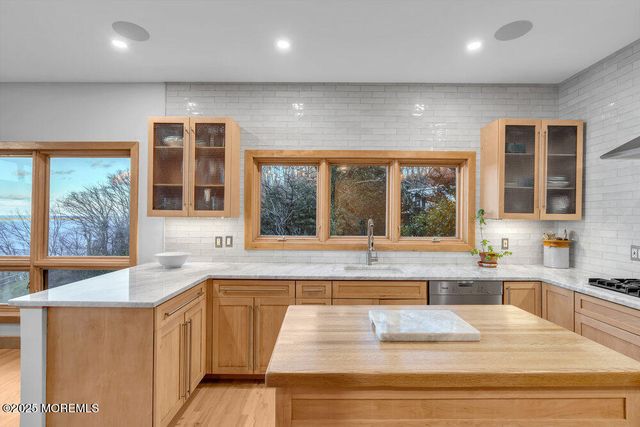 18 Belvidere Road, Atlantic Highlands, NJ 07716