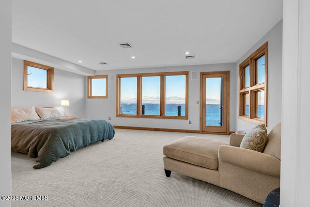 18 Belvidere Road, Atlantic Highlands, NJ 07716