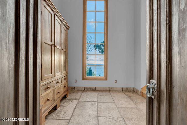 18 Belvidere Road, Atlantic Highlands, NJ 07716