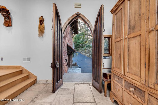 18 Belvidere Road, Atlantic Highlands, NJ 07716