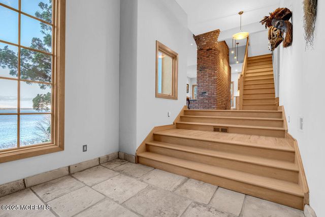 18 Belvidere Road, Atlantic Highlands, NJ 07716