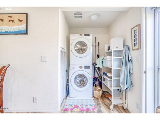 6824 Sw GALLEY Ave, Lincoln City, OR 97367