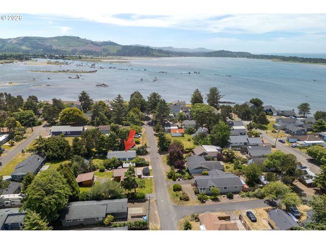 6824 Sw GALLEY Ave, Lincoln City, OR 97367