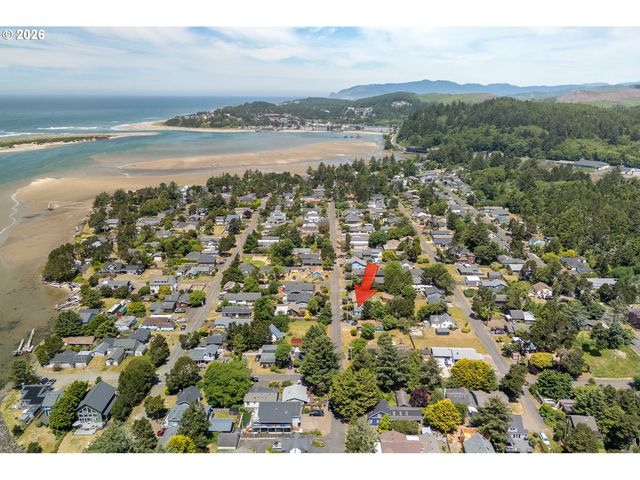 6824 Sw GALLEY Ave, Lincoln City, OR 97367