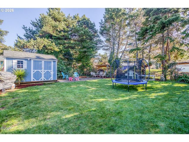 6824 Sw GALLEY Ave, Lincoln City, OR 97367