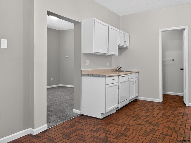 3417 Seward Street, Omaha, NE 68111