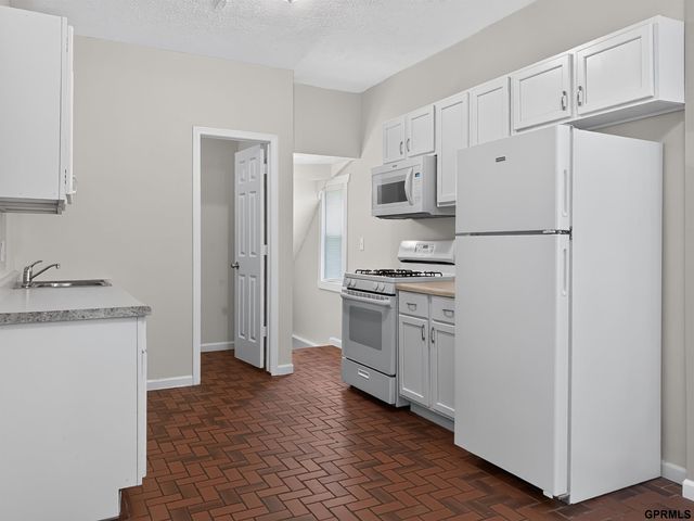 3417 Seward Street, Omaha, NE 68111