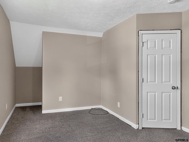 3417 Seward Street, Omaha, NE 68111