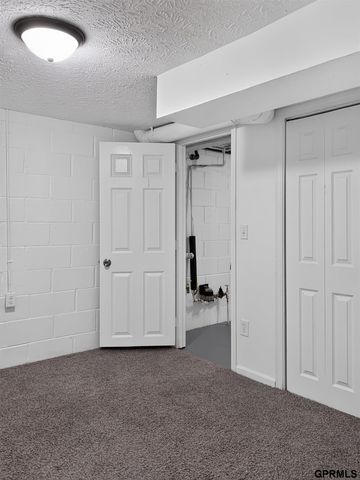 3417 Seward Street, Omaha, NE 68111